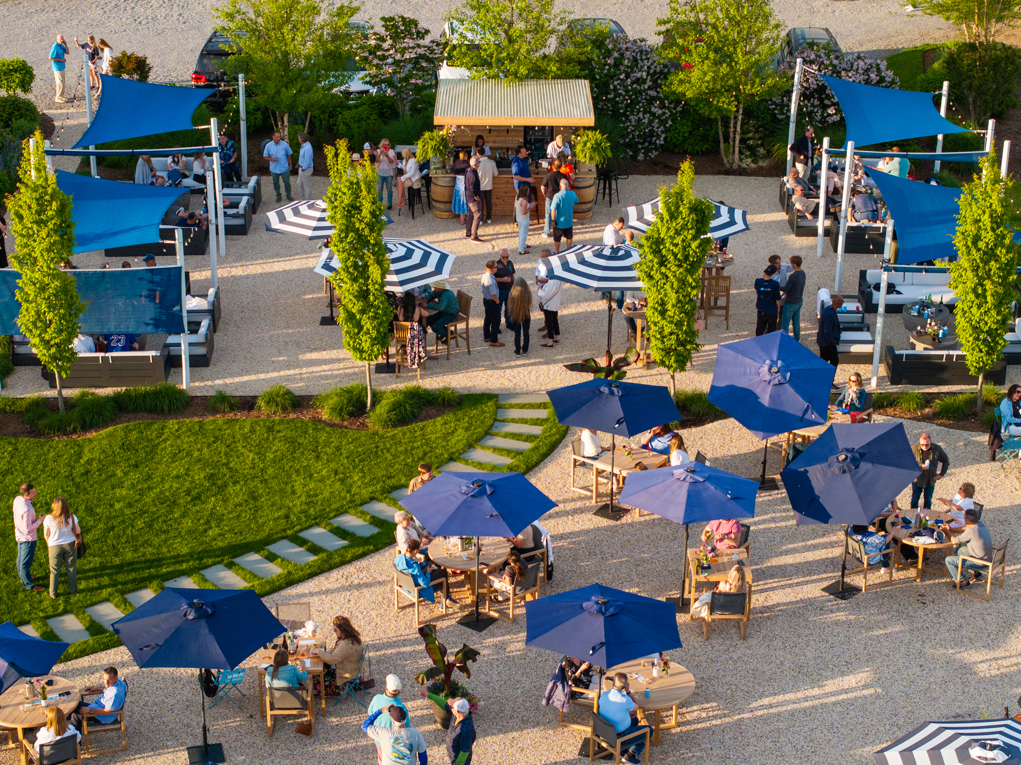 Outdoor gathering space at Peconic Bay Vineyards, Cutchogue